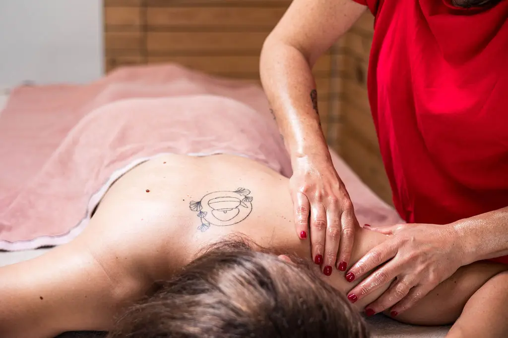 Un massage enveloppant, dans un cadre apaisant